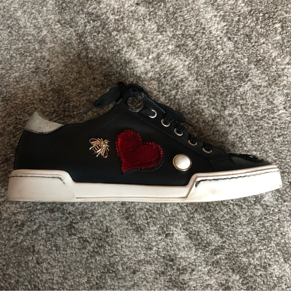 MELINE Sneakers Size 8.5 Imported Lo Top Bee Dog Heart Patch Artsy Whimsical
